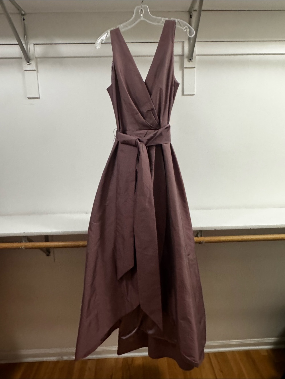 Moss & Spy sleeveless Rene Gown